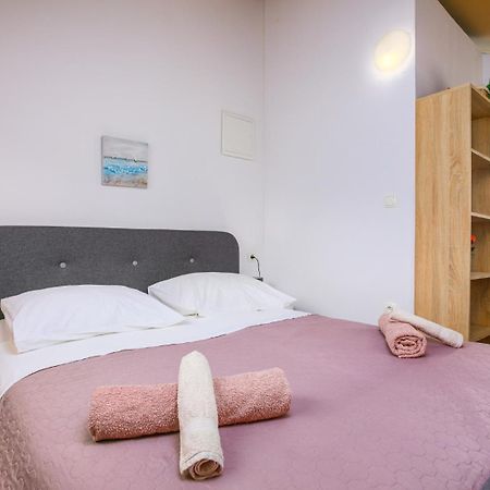 Prima Insula Glamping Hotel Brusici Exterior foto