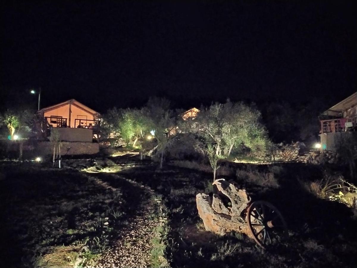 Prima Insula Glamping Hotel Brusici Exterior foto