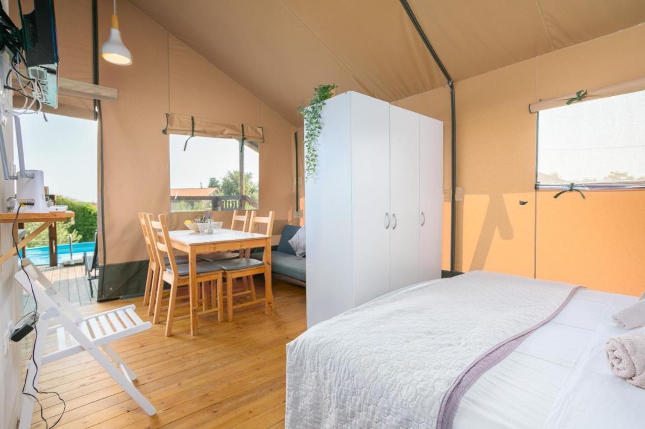 Prima Insula Glamping Hotel Brusici Exterior foto