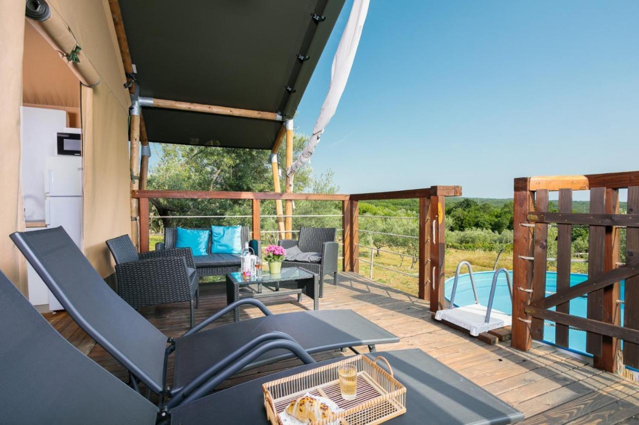 Prima Insula Glamping Hotel Brusici Exterior foto