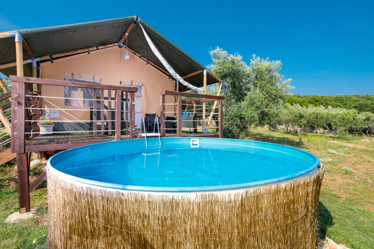 Prima Insula Glamping Hotel Brusici Exterior foto