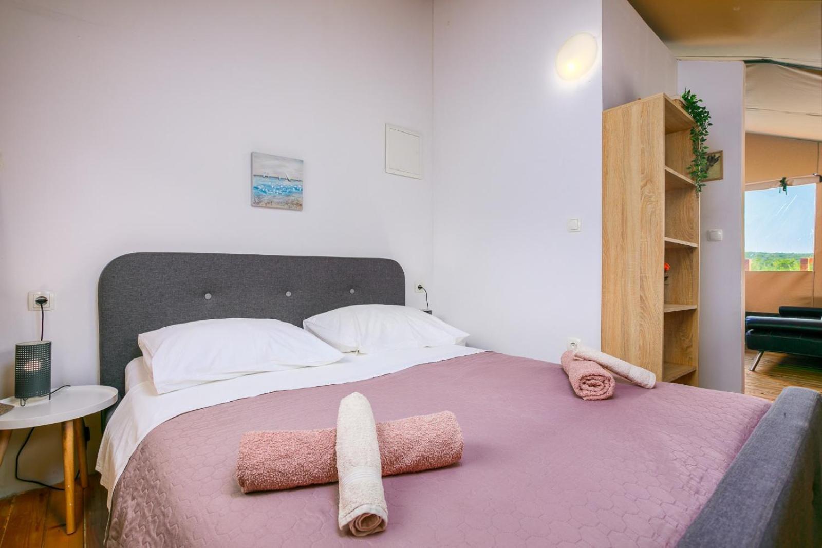 Prima Insula Glamping Hotel Brusici Exterior foto
