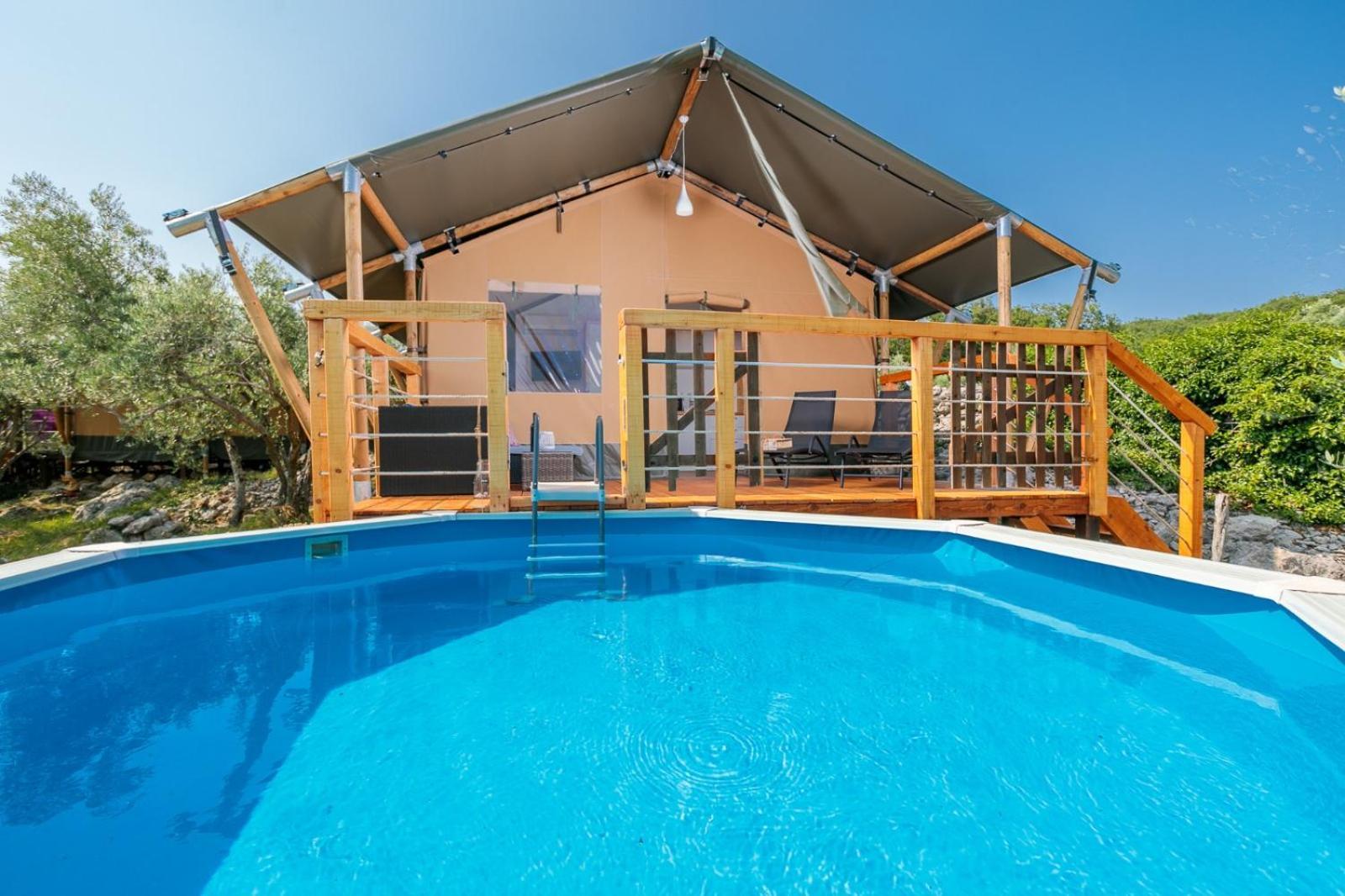 Prima Insula Glamping Hotel Brusici Exterior foto