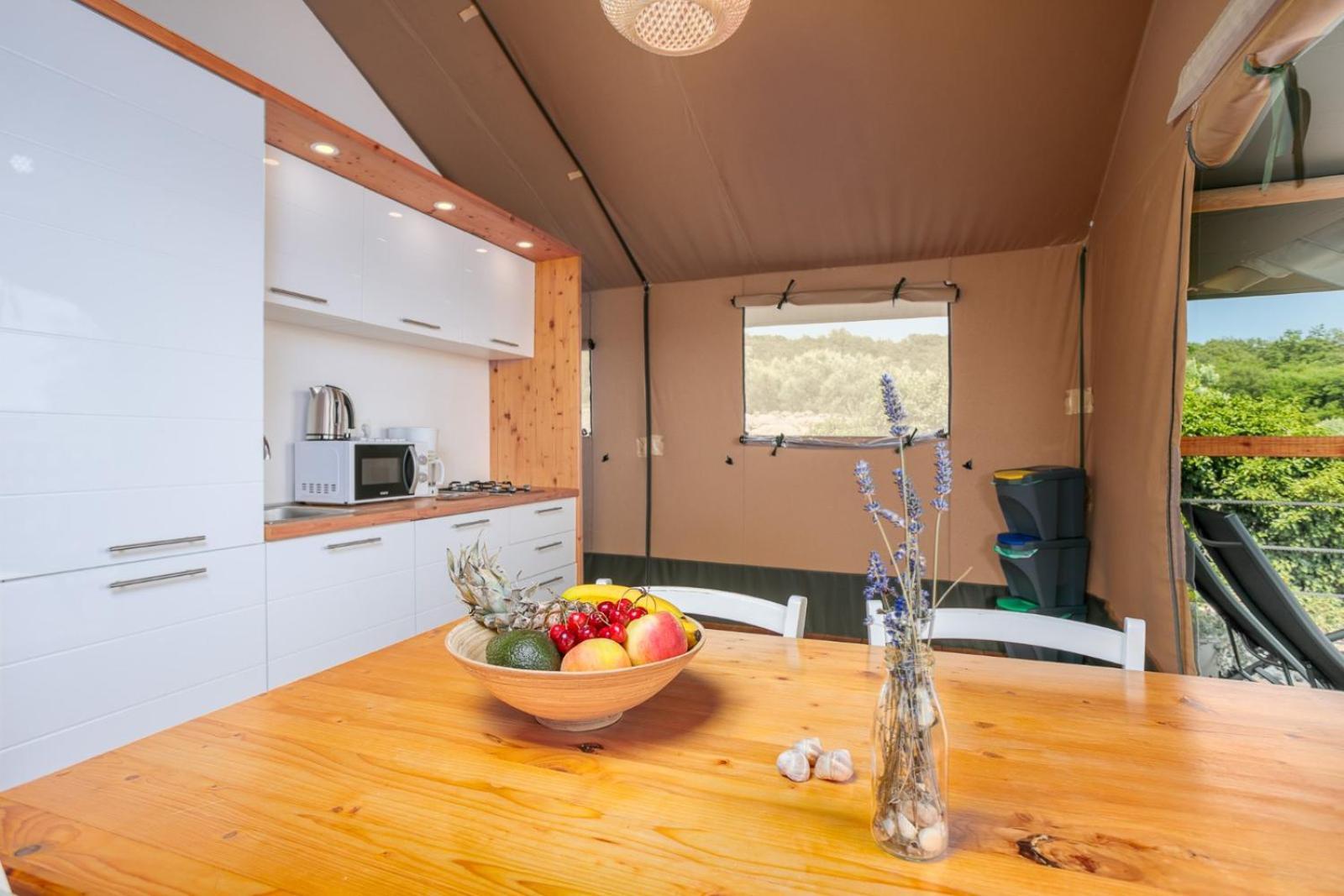 Prima Insula Glamping Hotel Brusici Exterior foto